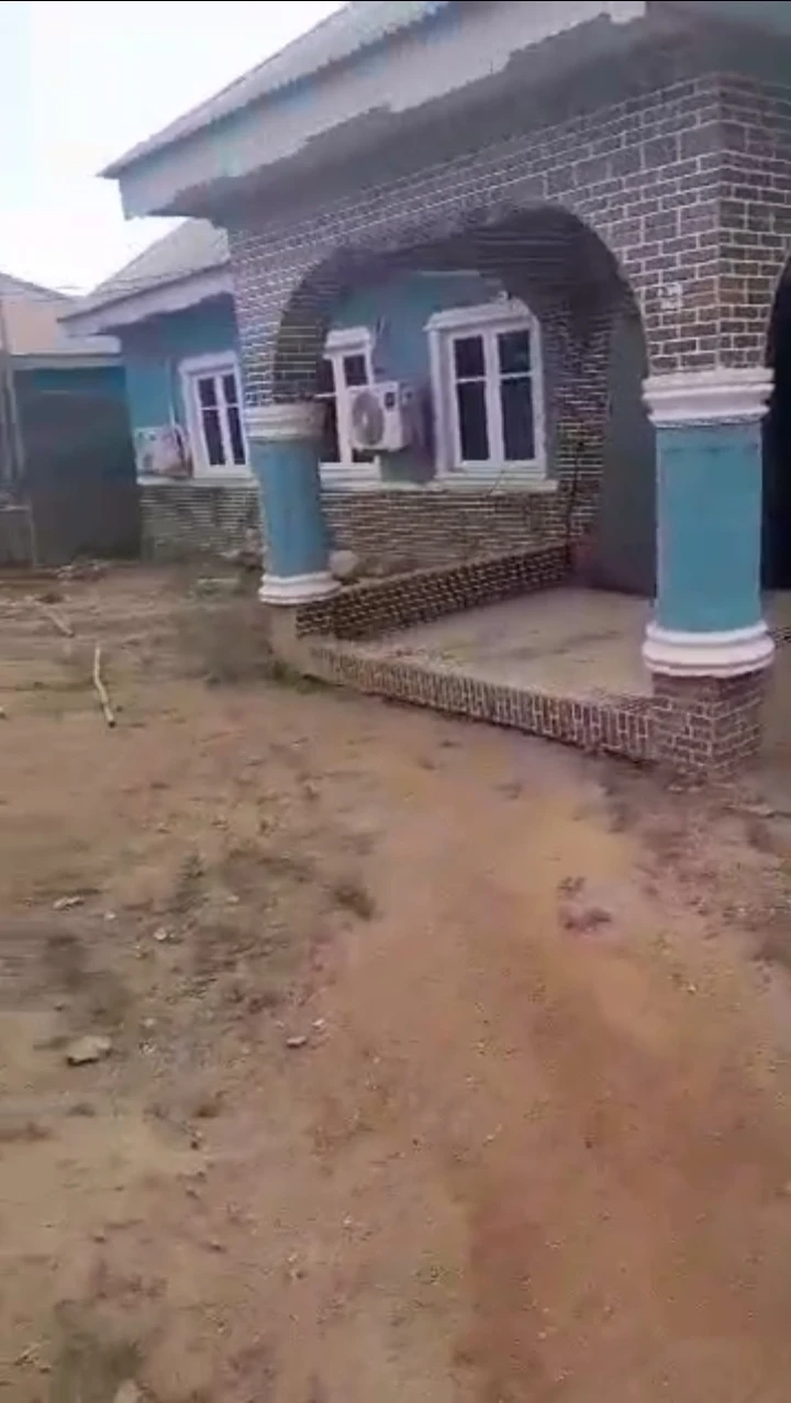 Bungalow for Sale in Ade Ade block industry, obada via federal housing estate. Abk, Ogun cover picture