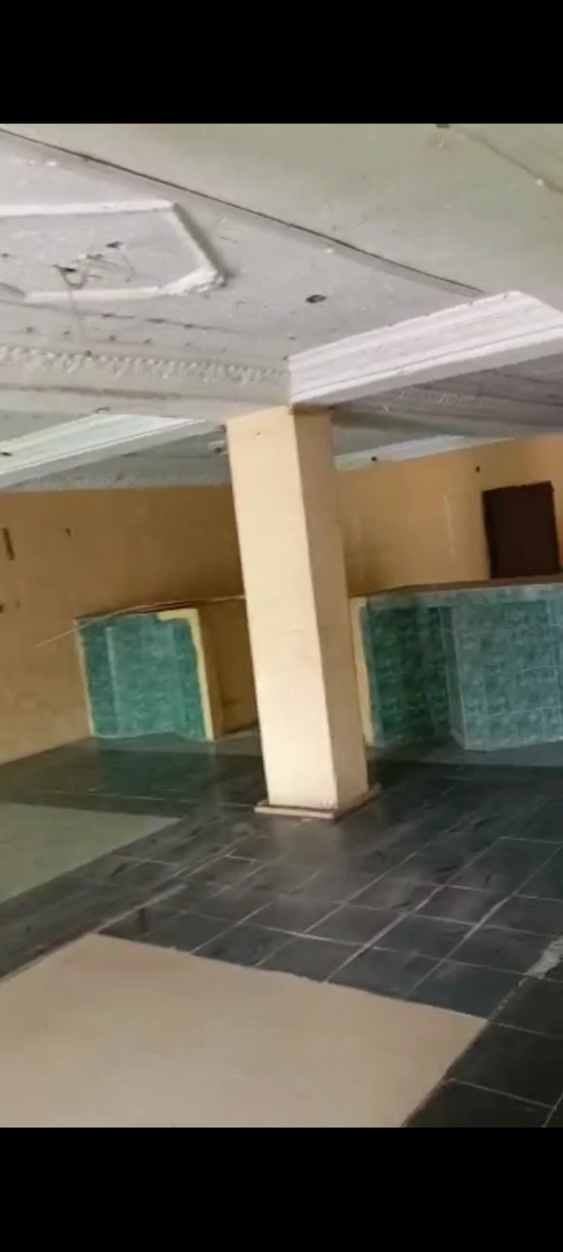 Store for Rent in Nnebisi road, Delta - Image 1