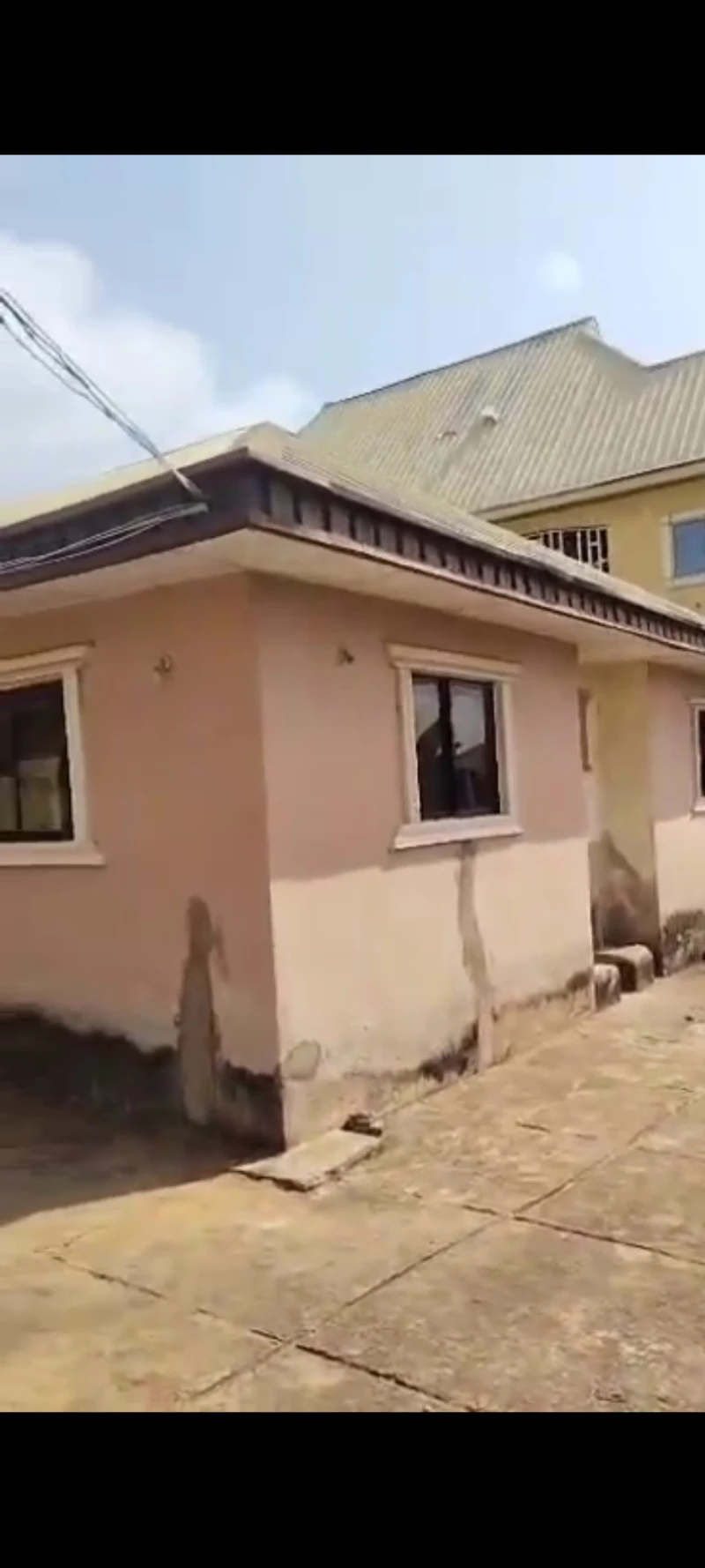 3 Bedroom Flat for Sale in Airport View, Delta - Image 2