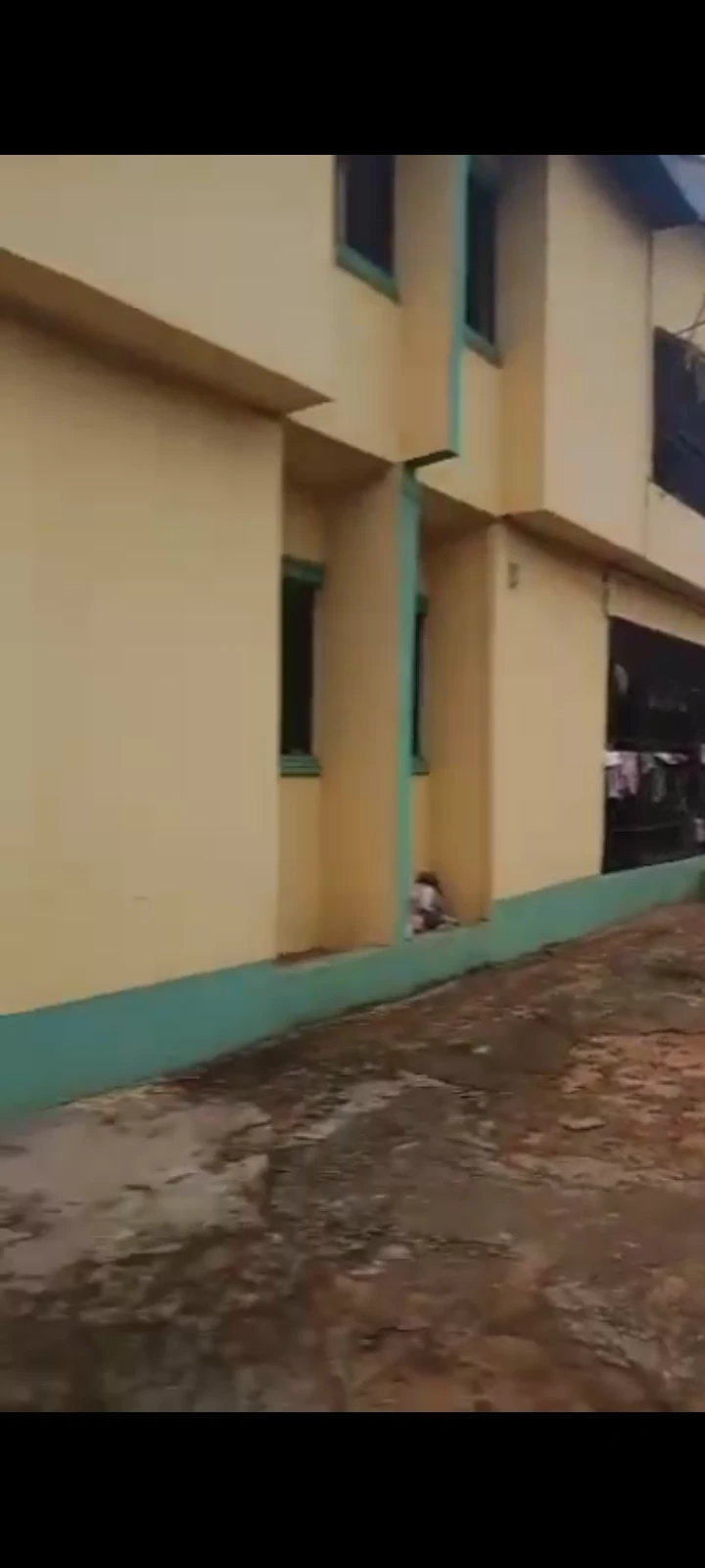 3 Bedroom Flat for Sale in Okpanam Road, Delta - Image 2