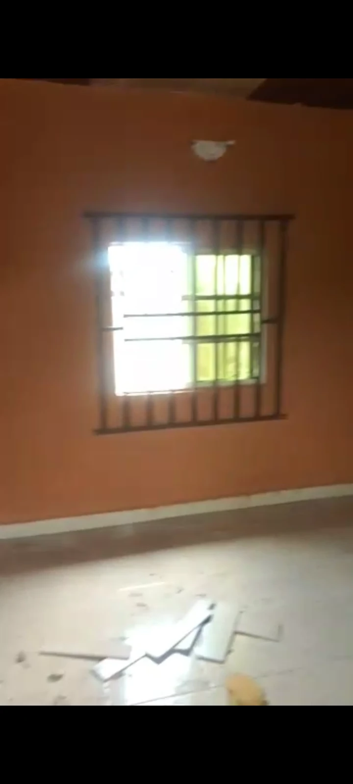SelfContain for Rent in Across former deputy, Delta - Image 1