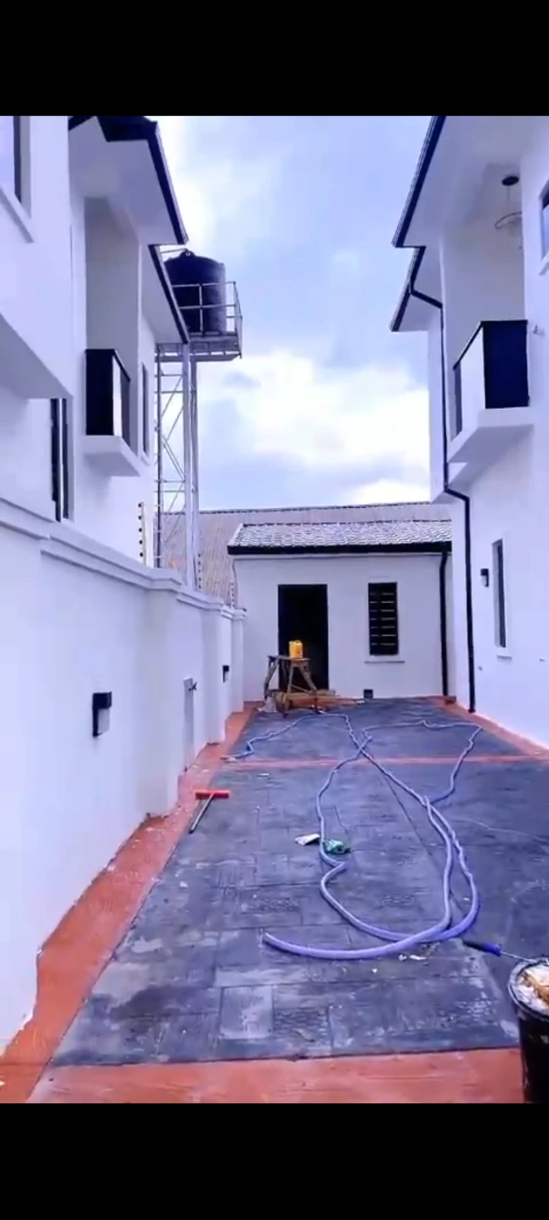 Duplex for Sale in Okpanam road, Delta - Image 2