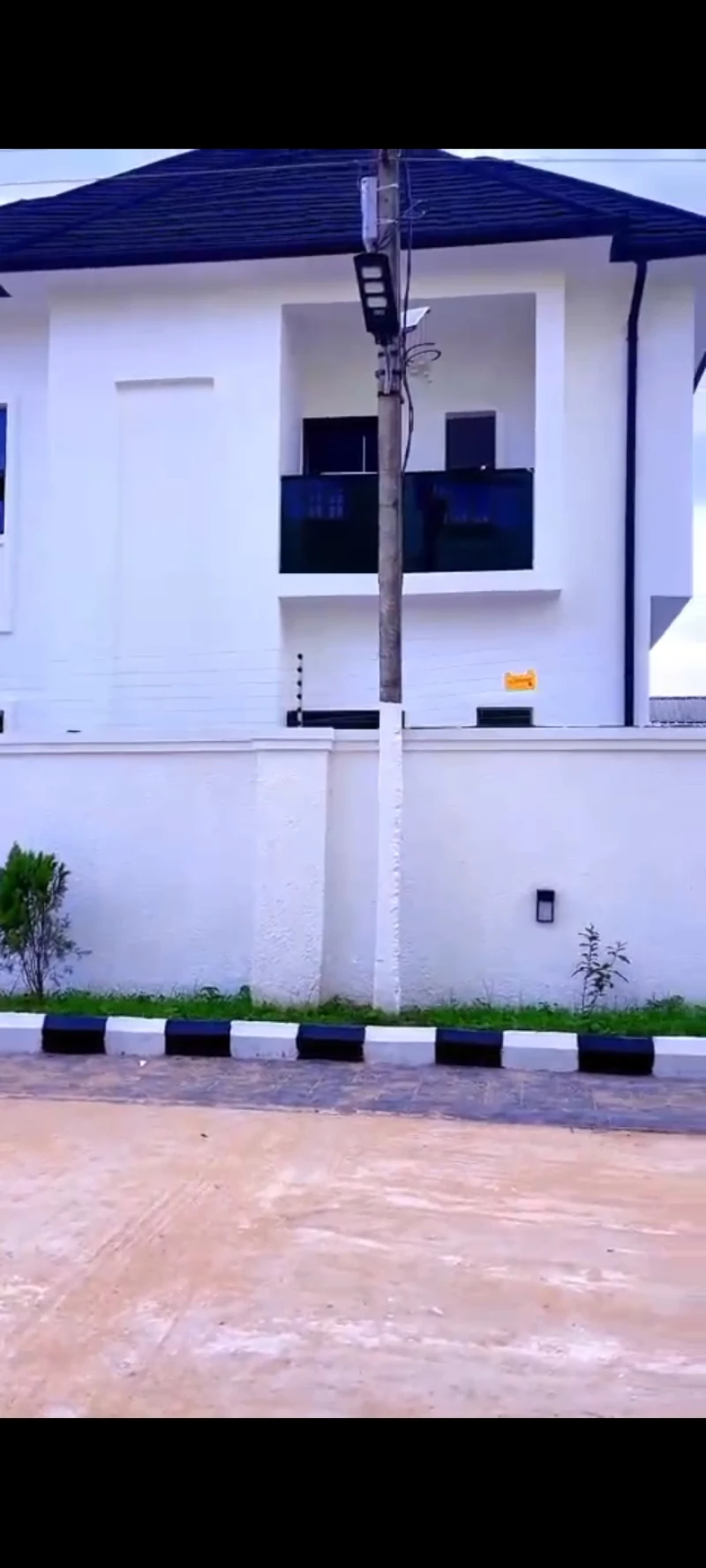 Duplex for Sale in Okpanam road, Delta - Image 1