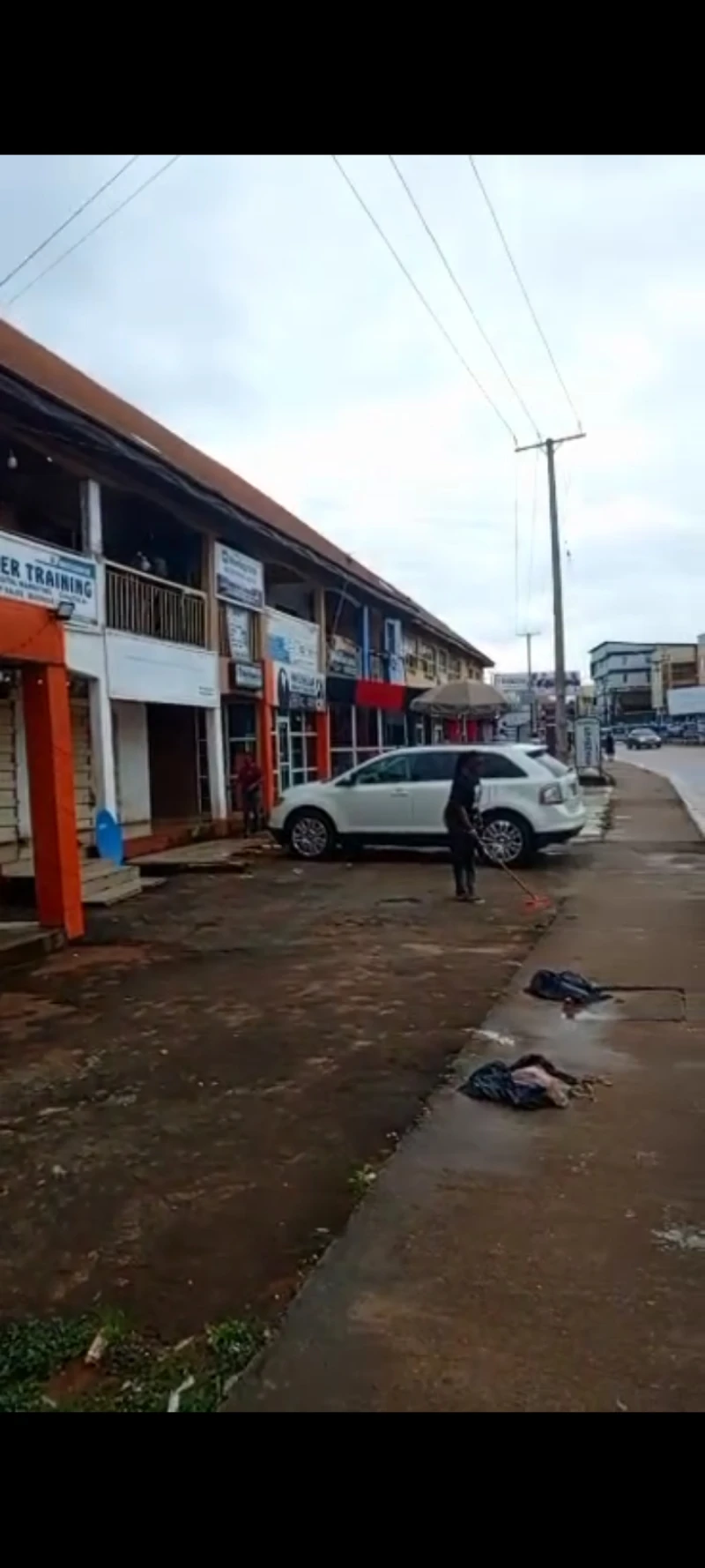 Plaza for Sale in Okpanam road, Delta - Image 1