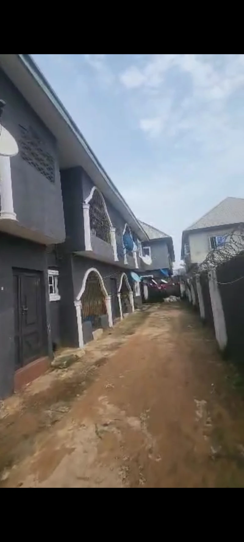 2 Bedroom Flat for Sale in Summit, Delta - Image 1
