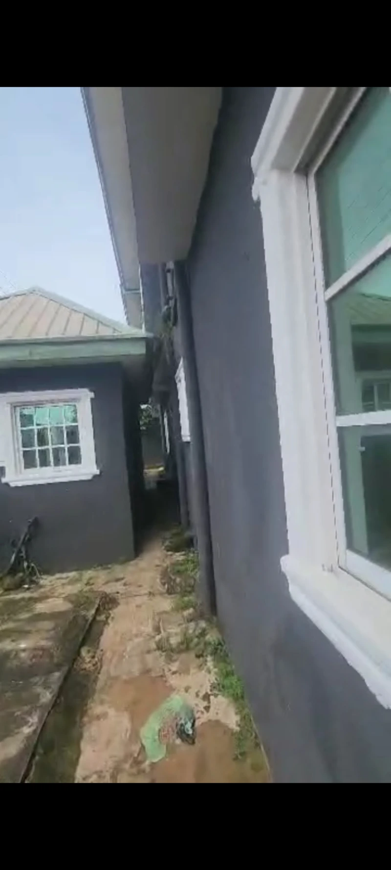 2 Bedroom Flat for Sale in Summit, Delta - Image 3