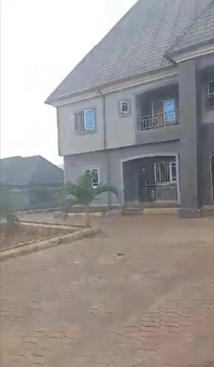 2 Bedroom Flat for Sale in Amachai major road Okpanam ASABA i, Delta - Image 1