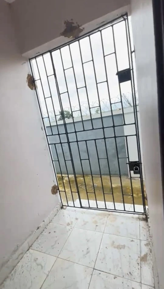 1 Bedroom Flat for Rent in Okpanam road, Delta - Image 4