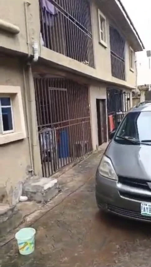 2 Bedroom Flat for Sale in Back of Anioma market, Delta - Image 1