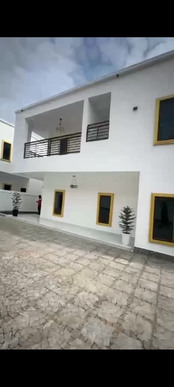 Duplex for Sale in Okpanam road, Delta cover picture