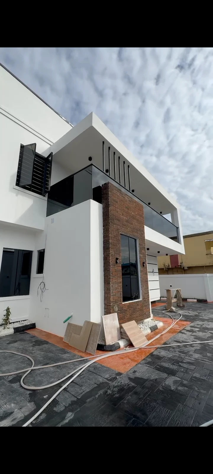 Duplex for Sale in Okpanam Road, Delta cover picture