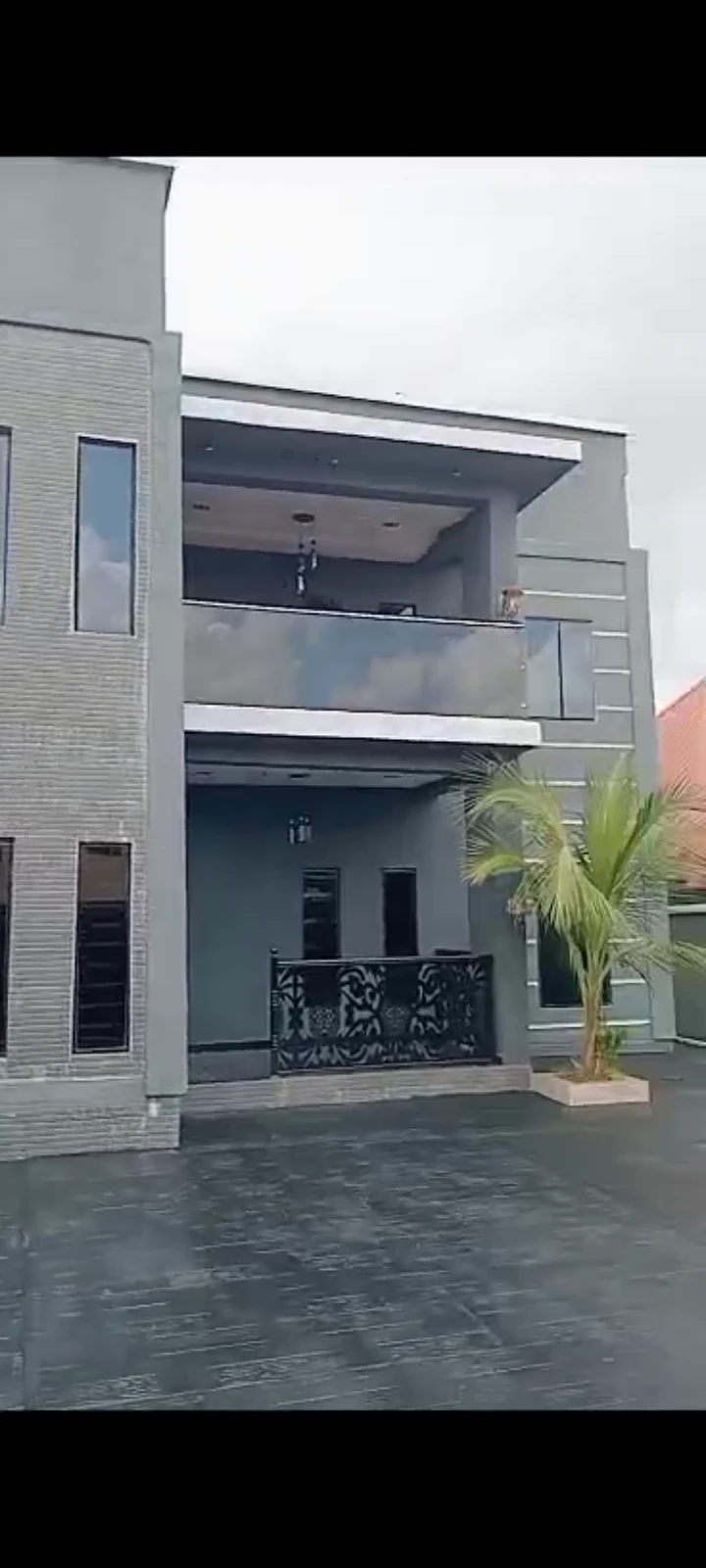 Duplex for Sale in Back of Mac Dons, Delta cover picture