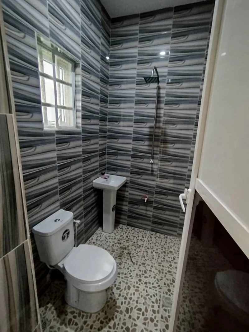 1 Bedroom Flat for Rent in New stadium Road, Akwa Ibom - Image 3