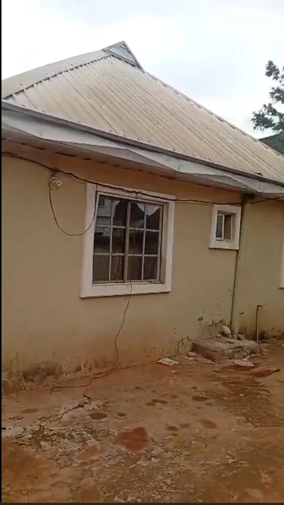 3 Bedroom Flat for Sale in Specialist Hospital, Delta - Image 1