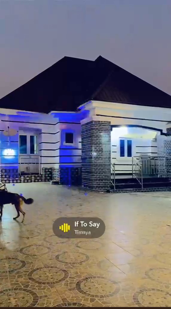 Duplex for Sale in Okpanam, Delta - Image 1
