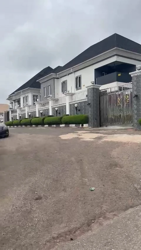 Land for Sale in Golf estate, Enugu - Image 2