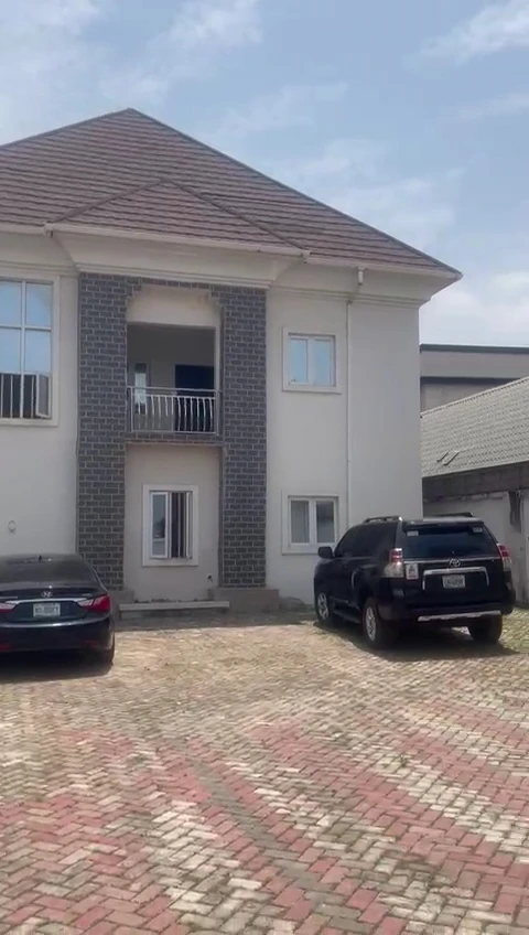 Duplex for Sale in Golf estate, Enugu cover picture