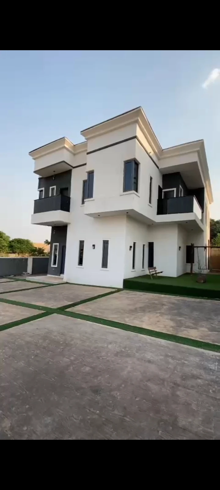 4 Bedroom Flat for Sale in THINKERS CORNER, Enugu