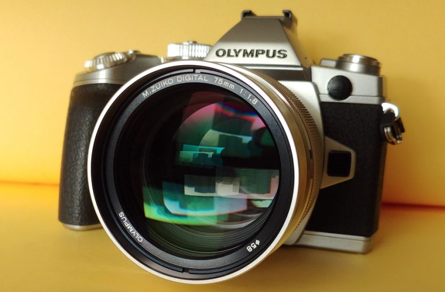 Olympus OM-D E-M1 i M.Zuiko 75mm F1.8