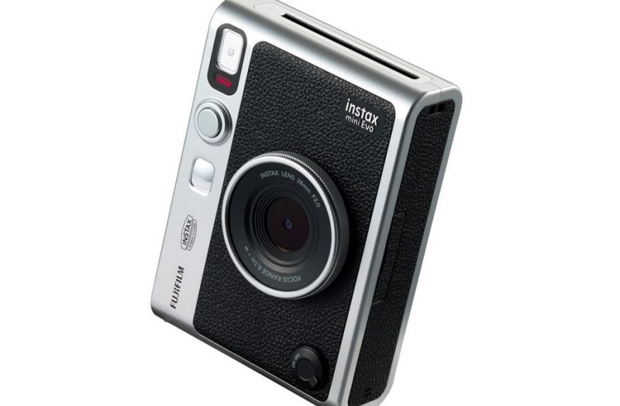 Instax Mini Evo – 100 efektów specjalnych i wydruki z aparatu