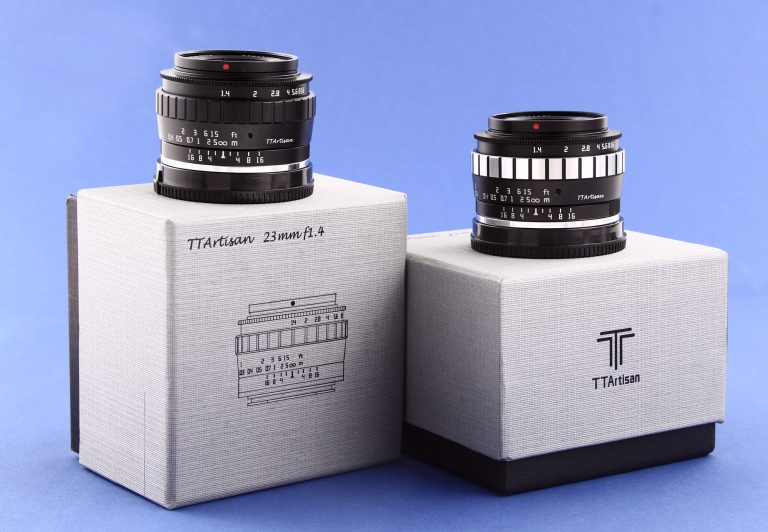 Premiera obiektywu TTArtisan 23mm F1.4 - czarno-srebrny i czarny