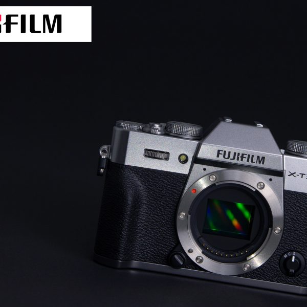 Promocja na zakup obiektywów Fujifilm z aparatem Fujifilm X-T30 II body. Czas trwania 22 grudnia 2021 do 19 stycznia 2022.