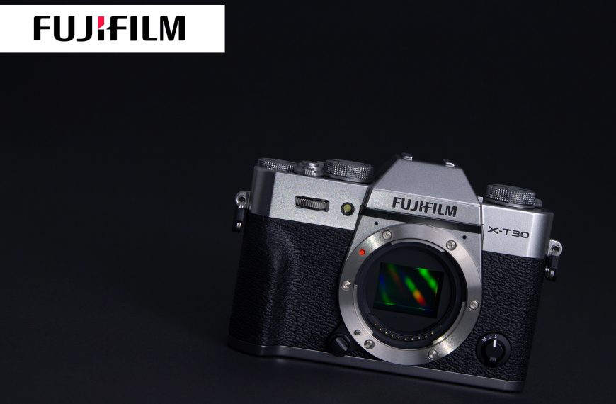Promocja na zakup obiektywów Fujifilm z aparatem Fujifilm X-T30 II body. Czas trwania 22 grudnia 2021 do 19 stycznia 2022.