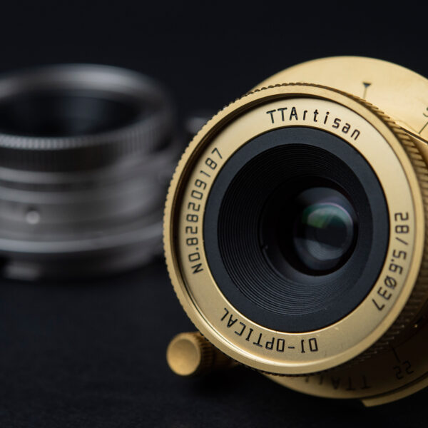 Obiektyw TTArtisan M 28mm F5.6 w wersjach Gold Limited i Titanium Limited już dostępny w sklepie InterFoto.eu