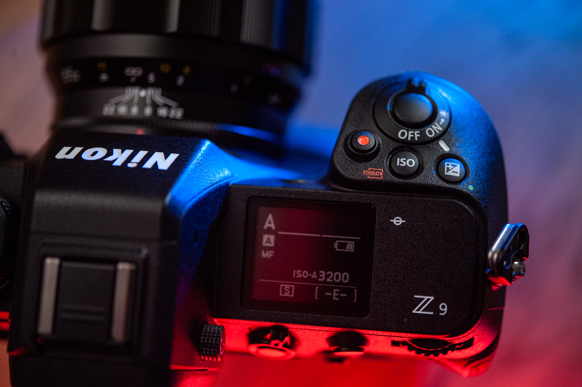 Zobacz jak prezentuje się obiektyw Voigtlander Macro APO Lanthar 65mm F2 w asyście używanego bezlusterkowca Nikon Z6