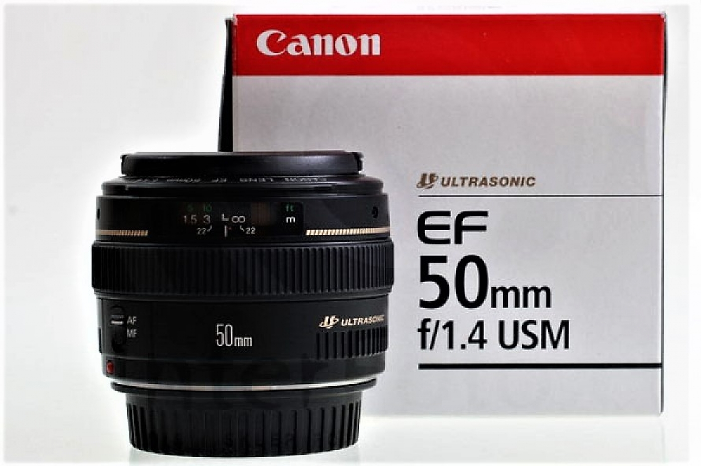 Canon EF 50mm F1.4 USM Side