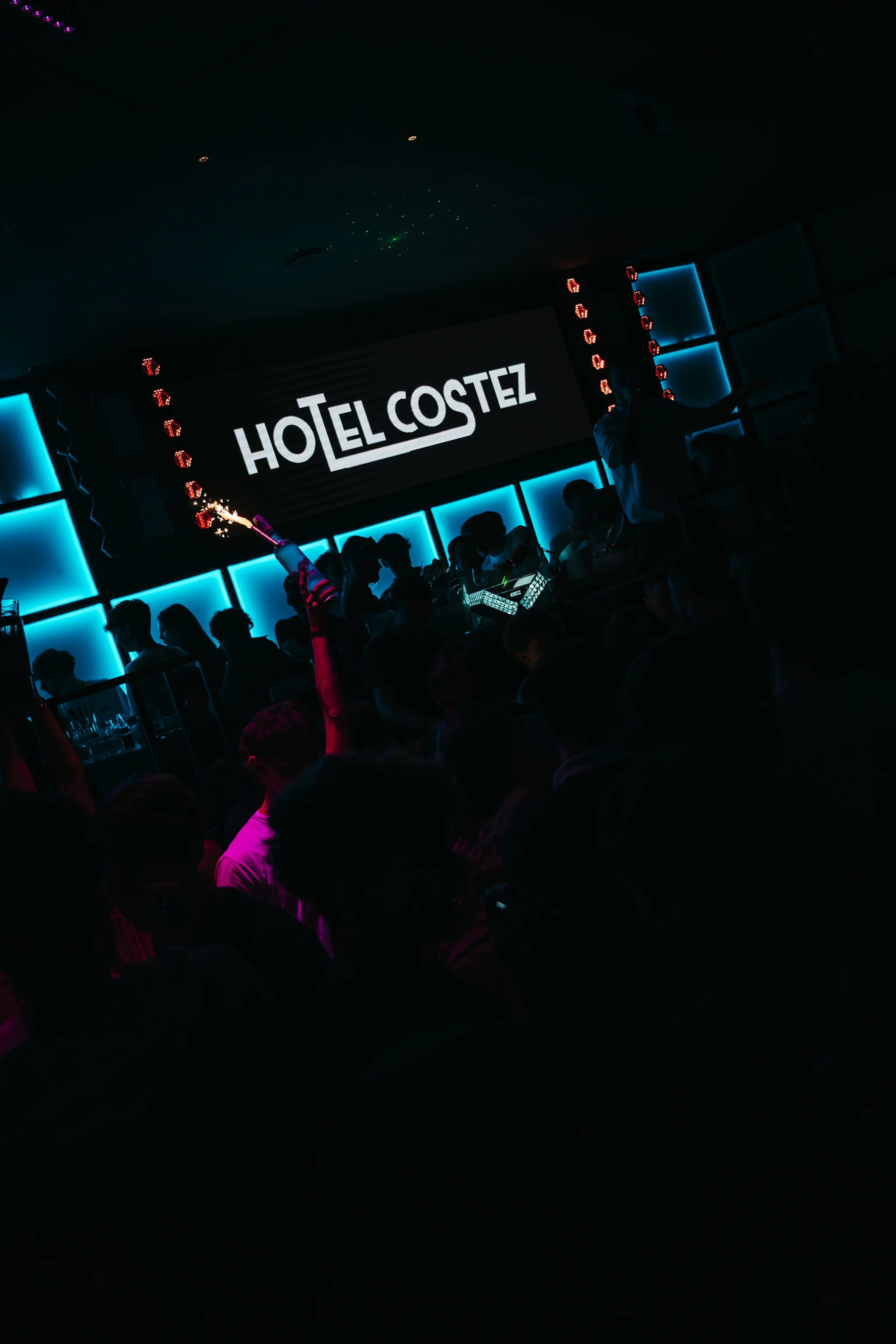Hotel Costez — CLUB