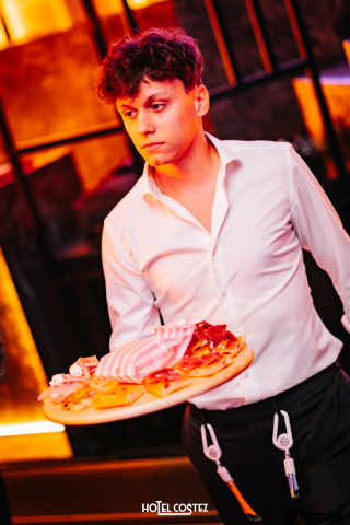 20250224103121_20250223_HotelCostez_17.png