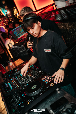 Friday ENCORE al Hotel Costez, foto 50 di 100