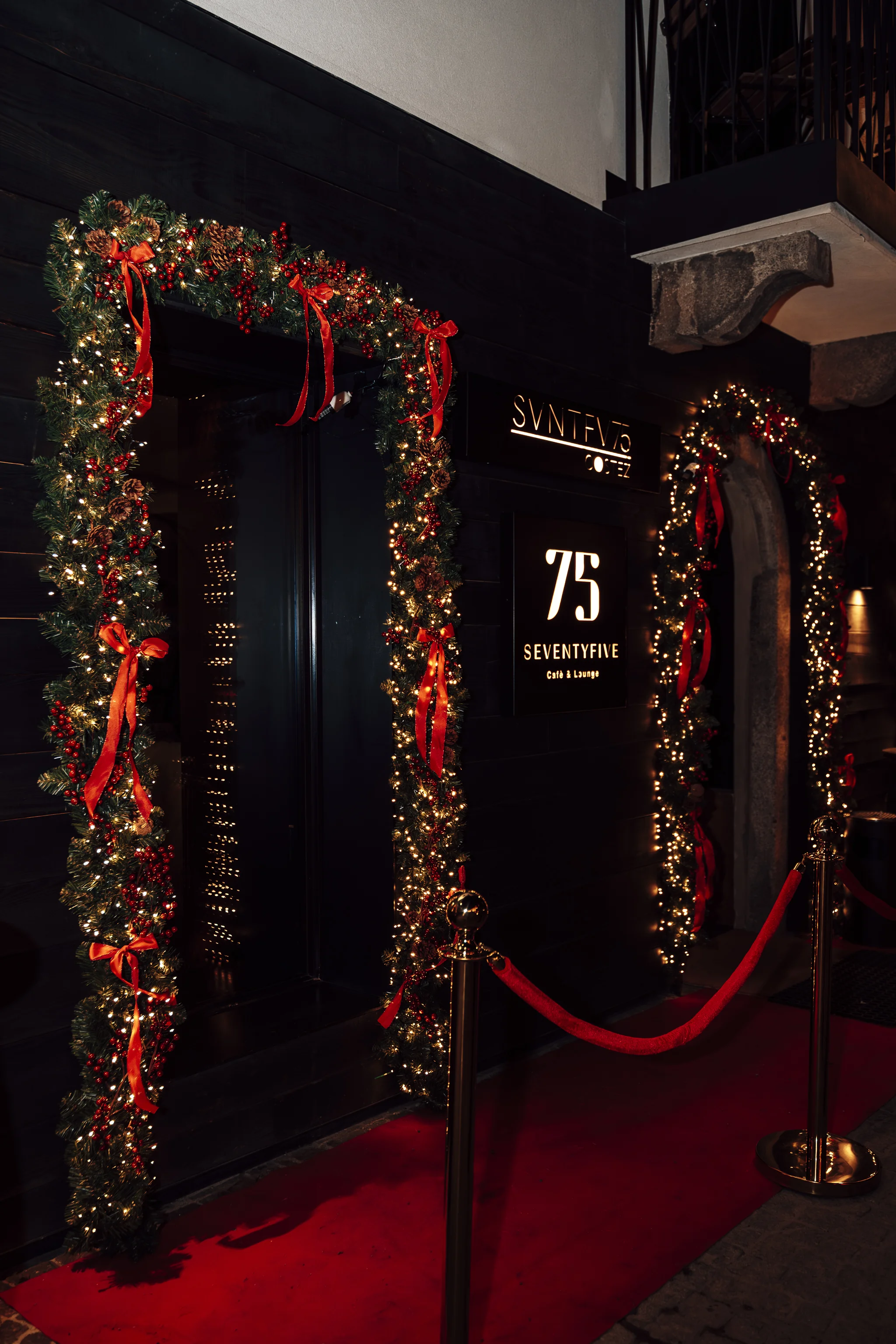 Svntfv75 — RESTAURANT / LOUNGE