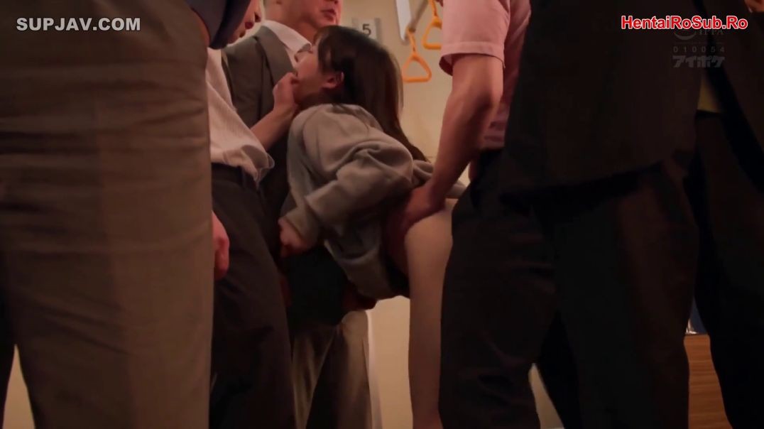 O fata de liceu este molestata in tren pana devinde dependenta de pula