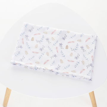 Муслиновая пеленка для детей ELA Textile&Toys Веточки и перышки Муслин Белый/Розовый/Бежевый 100х80 см MD002FZ
