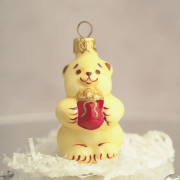 Ялинкова іграшка Santa Shop Ведмедик з подарунком Жовтий 7 см 4820001154900