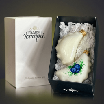 Елочная игрушка набор 2 шт Rizdviani Istorii Украинские истории Вареники з чорницею 8 см 4820001248685