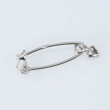 Срібна шпилька Silvex Кішечка Білий БР2Ф/030