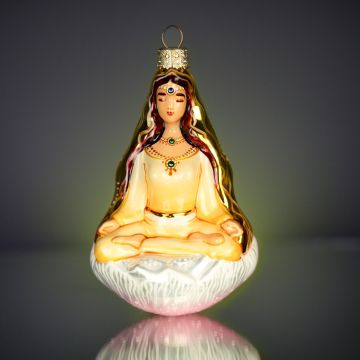 Ялинкова іграшка Rizdviani Istorii Дівчина-Дзен 12 см 4820001155013