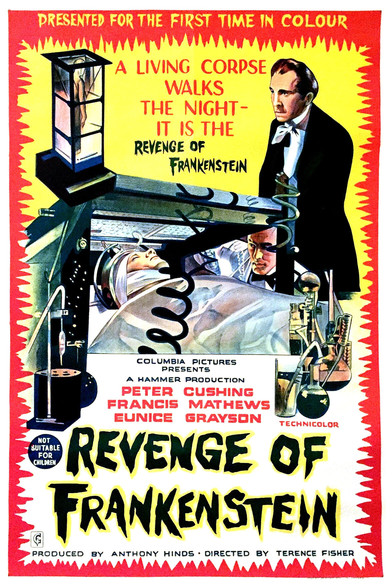 Une affiche encore, dessin du docteur dans son laboratoire et la créature allongée, expérience sur elle. Texte vintage style horreur.