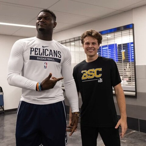 [Official] #FlashbackFriday to when Zion met up with his old friend from eighth grade, Bryson Bishop (@B_P_B_2 ) 🤣