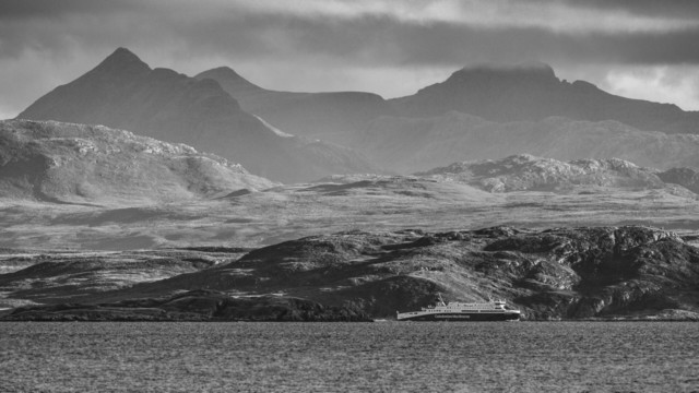 The CalMac #ferry Loch Seaforth heading out from #Ullapool past the #SummerIsles taken from Badentarbat Pier in #blackandwhite