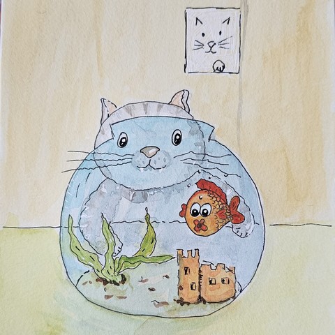 Aquarell: Katze hinter einem runden Goldfischglas, in dem sich ein Goldfisch ängstlich in die Ecke drängt. Das Glas enthält eine langblättrige Wasserpflanze und eine kleine Burg