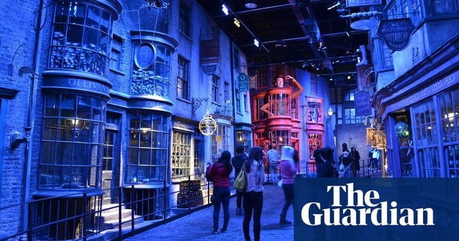 Warner Bros studios in Leavesden to expand, creating 4,000 UK jobs