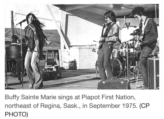Buffy Sainte Marie sings at Piapot First Nation, northeast of Regina, Sask., in September 1975. (CP PHOTO)