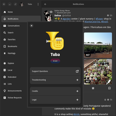 Screenshot of the application Tuba, its about window centered over the main window.

Tela do aplicativo Tuba, sua janela principal centralizada sobre a janela principal.