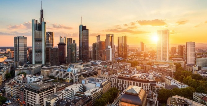Hessen, das schönste Bundesland Deutschlands:
Skyline von Frankfurt am Main: Hier stehen 18 der 19 größten Hochhäuser Deutschlands.