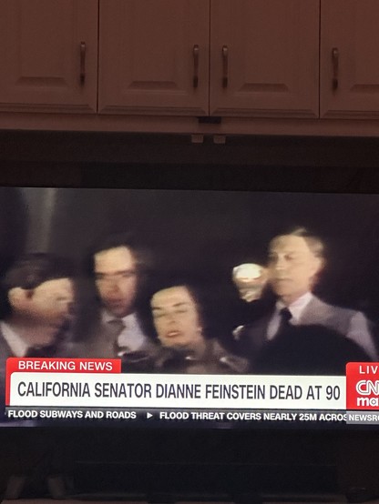 Tv image that reads: California senator Dianne Feinstein dead at 90.