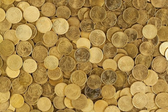 Image Pixabay
Un assemblage de multiples cents d'Euro de diffÃ©rentes valeurs pour faire un fond...
Au centre, une piÃ¨ce de 20 cents